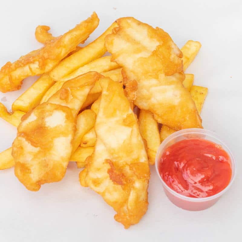 4 fish bites, half a scoop of chips and some tomato sauce